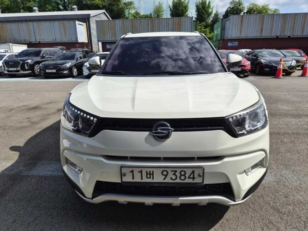 Ssangyong Tivoli 2015 Blanco - Importación desde Corea - HF Imports Iquique - Foto 1