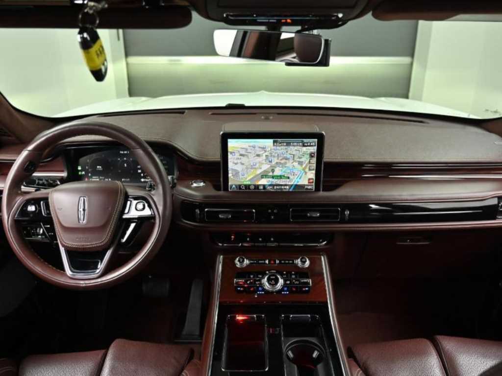 Lincoln Aviator - Vista 6