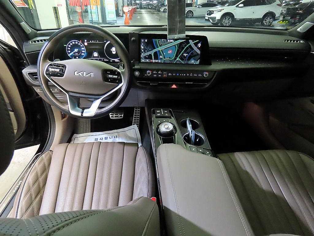 KIA K8 - Vista 10