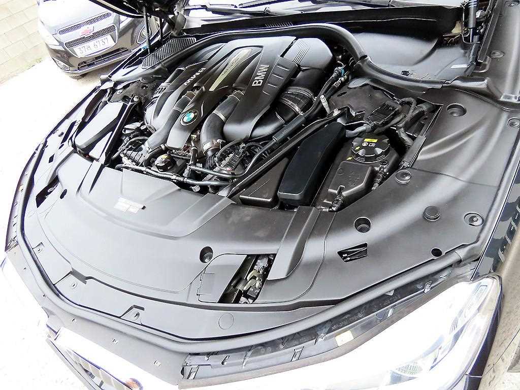 BMW 7 Series 2017 Negro - Importación desde Corea - HF Imports Iquique - Foto 19