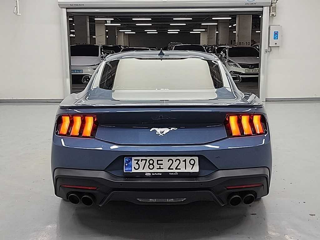 Ford Mustang - Vista 3