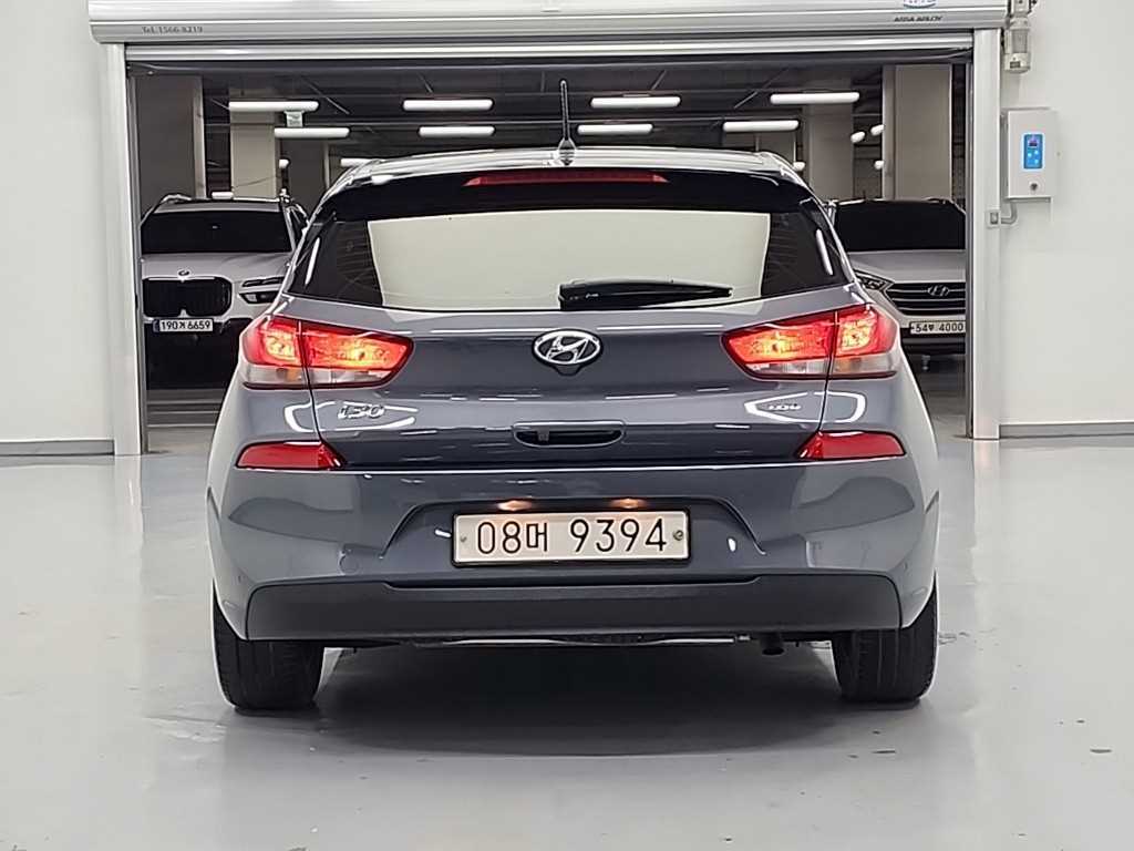 HYUNDAI i30 - Vista 3