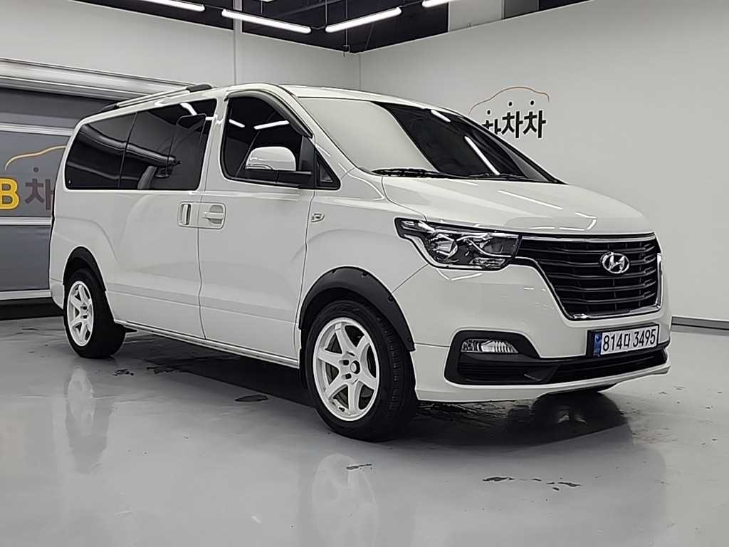 HYUNDAI Starex - Vista 4
