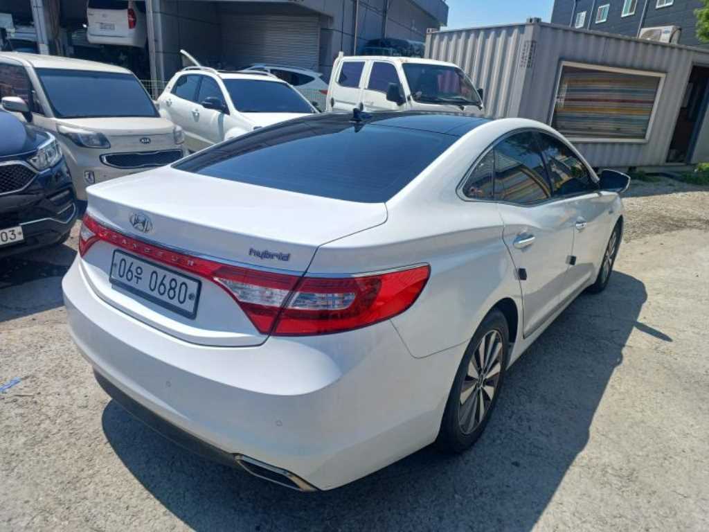 HYUNDAI Grandeur - Vista 4
