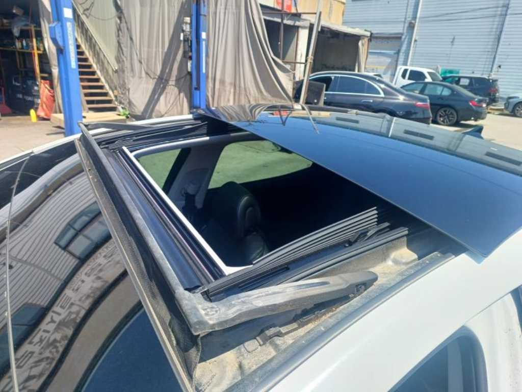 HYUNDAI Grandeur - Vista 10