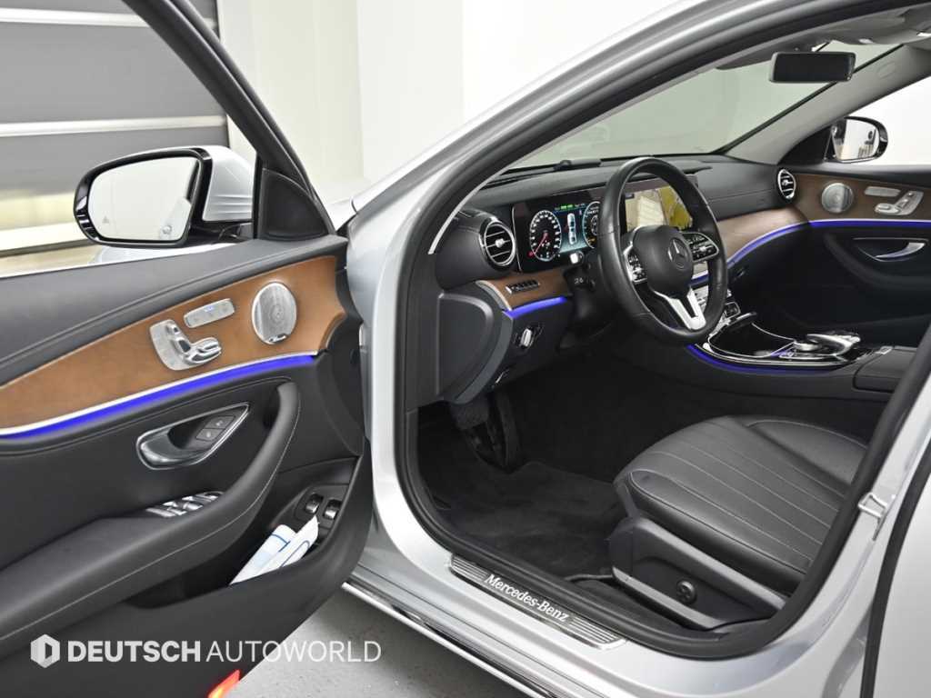 Mercedes Benz E class - Vista 12