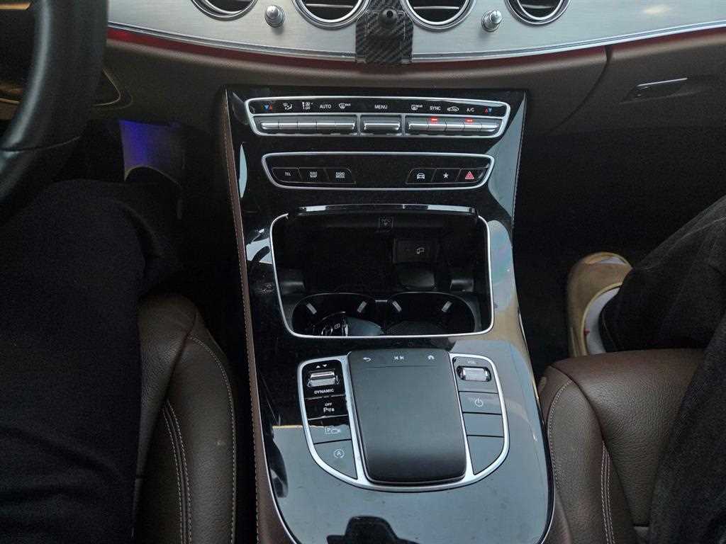Mercedes Benz E class - Vista 11