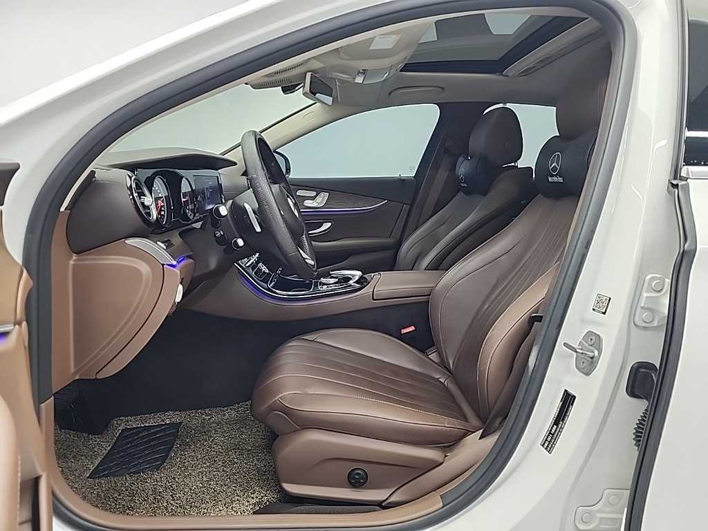 Mercedes Benz E class - Vista 11