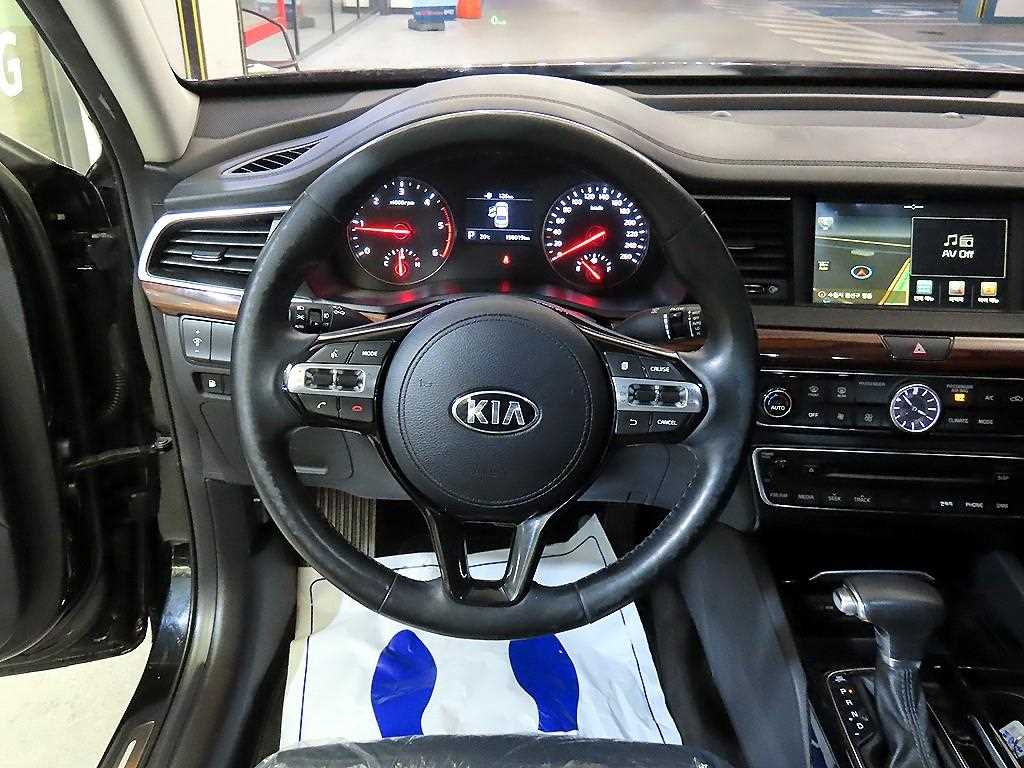 KIA K7 - Vista 8