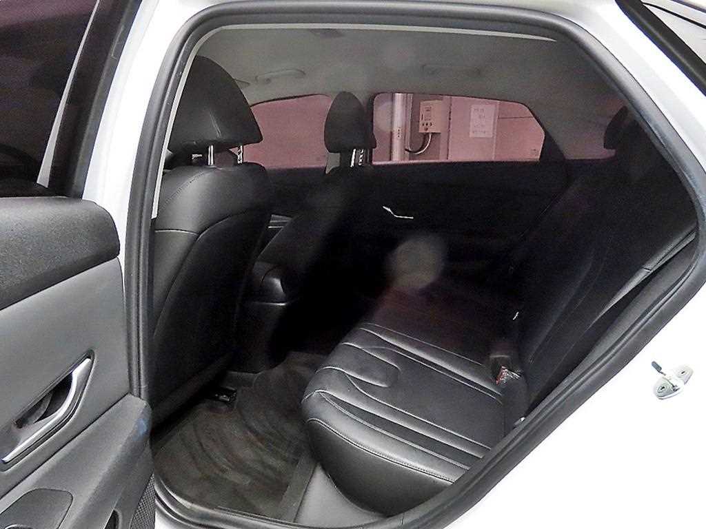HYUNDAI Avante - Vista 6