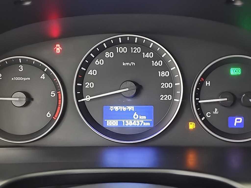 HYUNDAI Starex - Vista 6