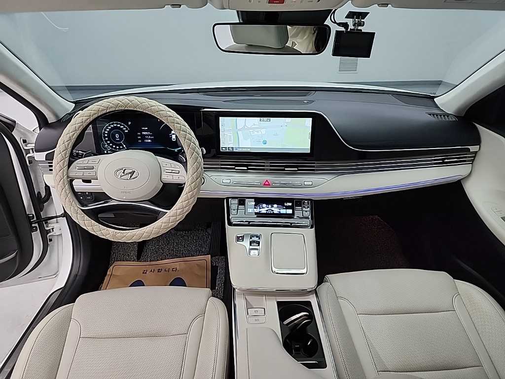 HYUNDAI Grandeur - Vista 7