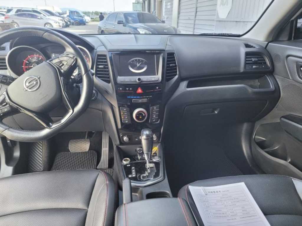 Ssangyong Tivoli - Vista 10