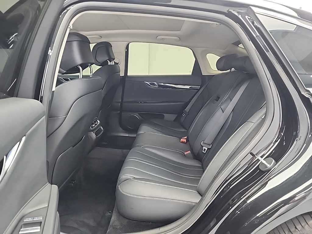 Genesis G80 - Vista 12