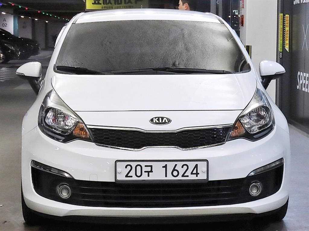 KIA Pride - Vista 2