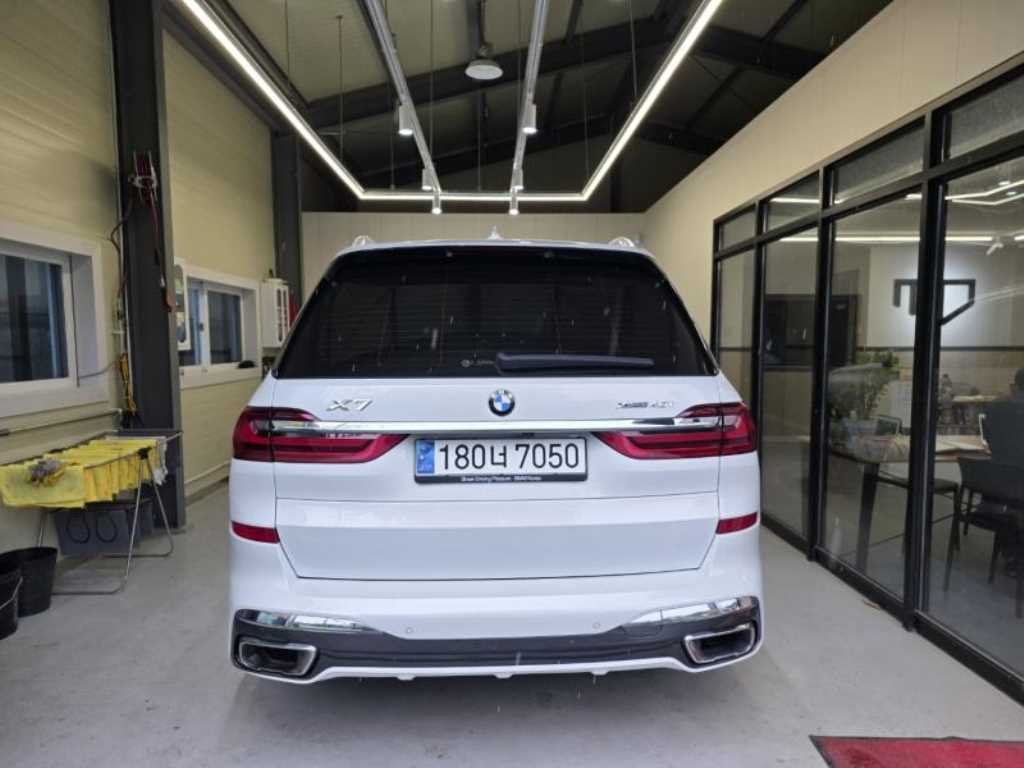 BMW X7 - Vista 4