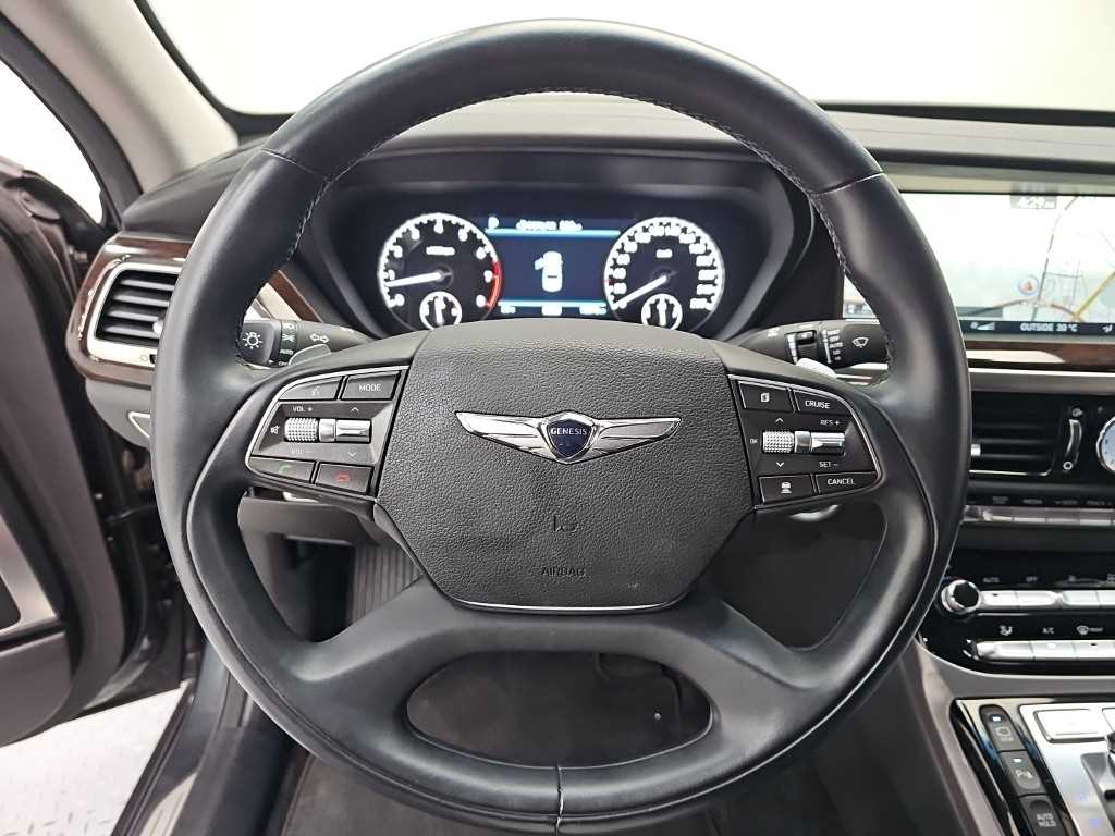 Genesis EQ900 - Vista 9