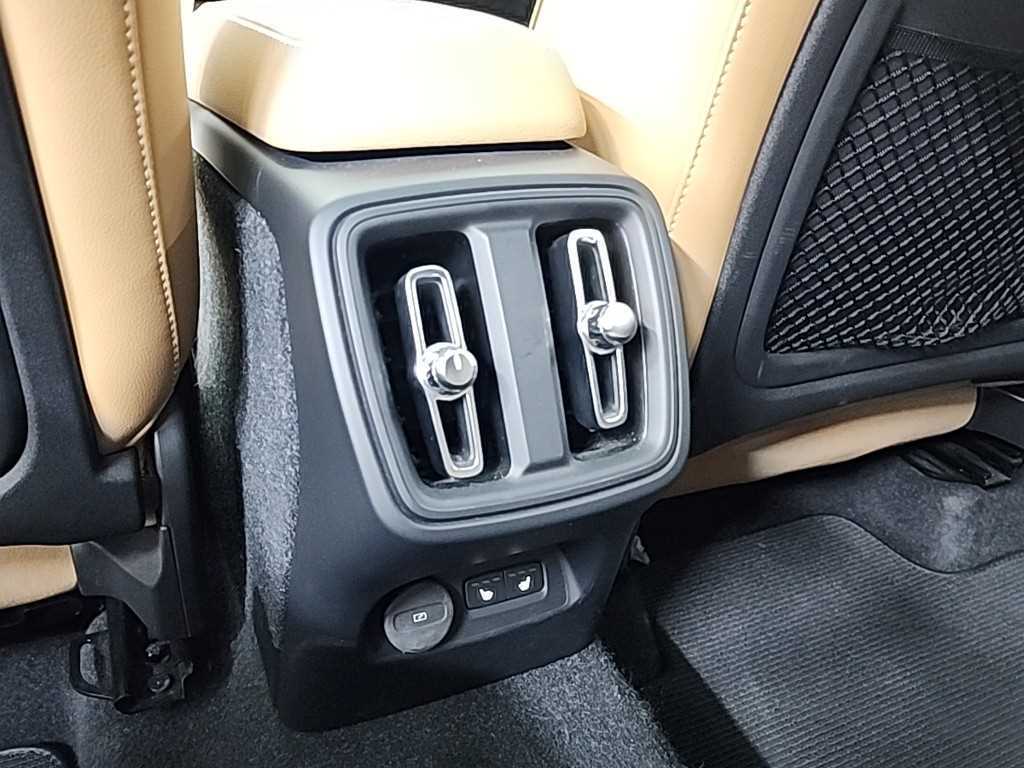 Volvo XC40 2020 Gris - Importación desde Corea - HF Imports Iquique - Foto 13