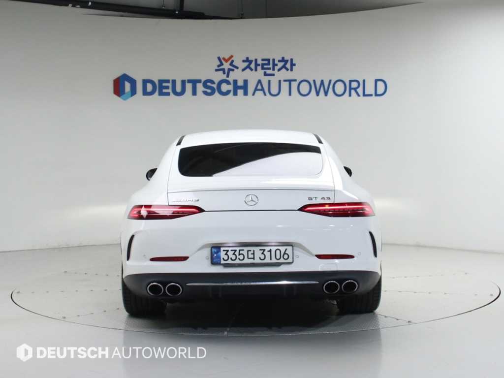 Mercedes Benz AMG GT - Vista 4