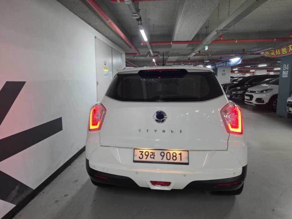 Ssangyong Tivoli - Vista 5