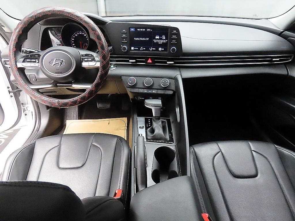 HYUNDAI Avante - Vista 7