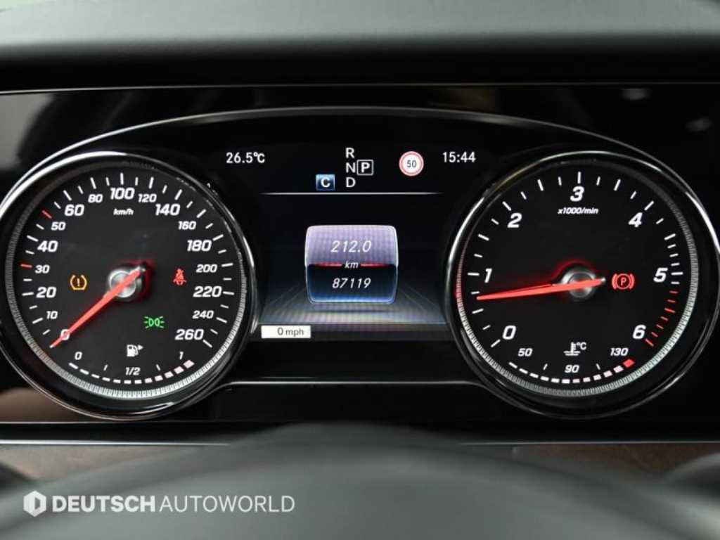 Mercedes Benz E class - Vista 8