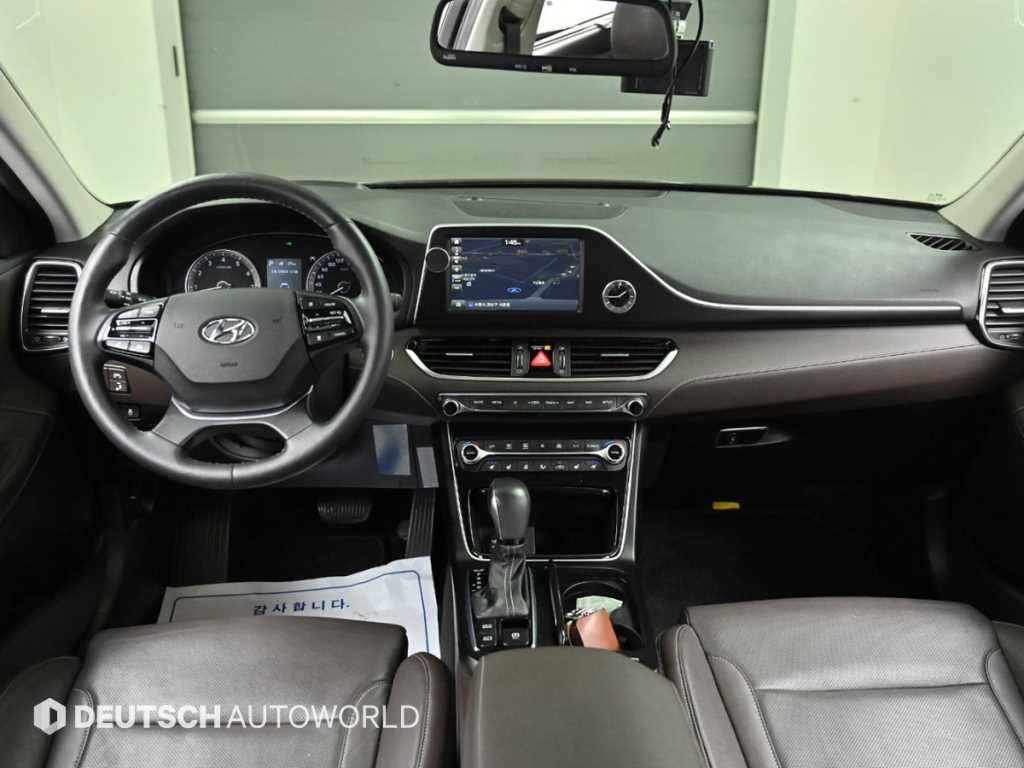 HYUNDAI Grandeur - Vista 7