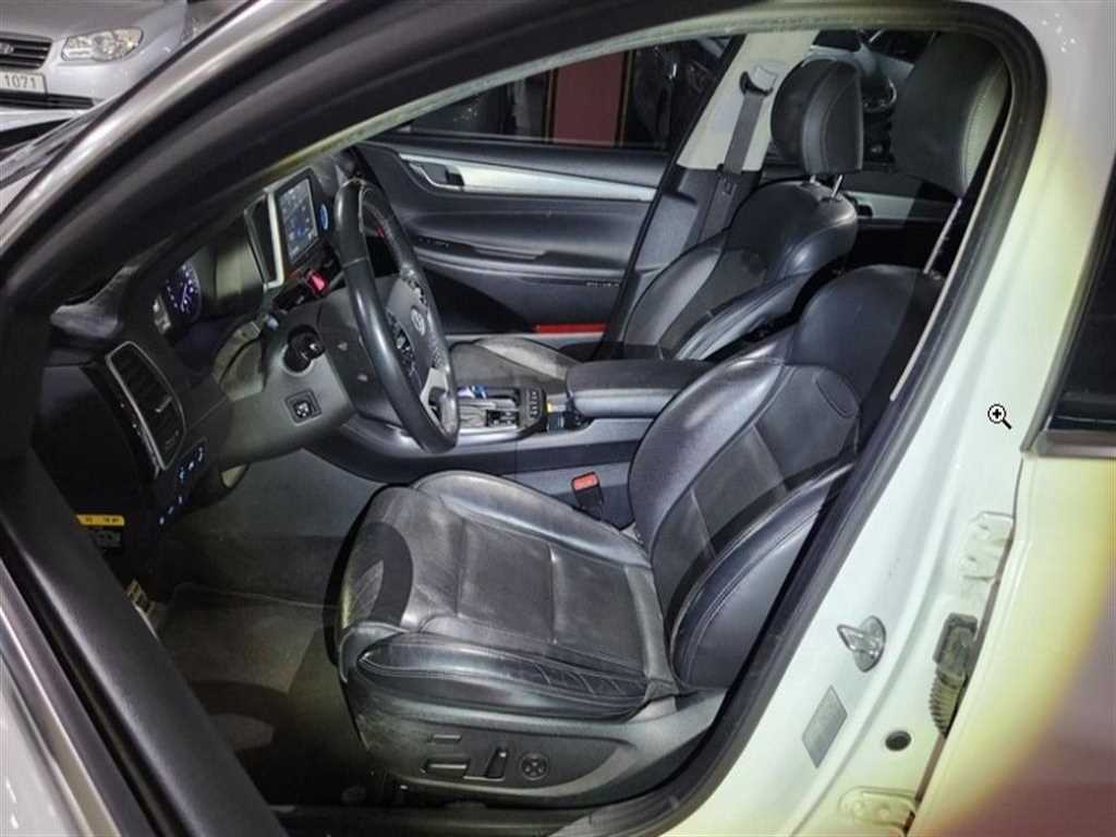 HYUNDAI Grandeur - Vista 7