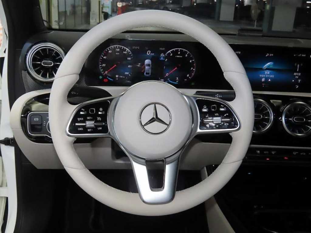 Mercedes Benz A Class - Vista 8