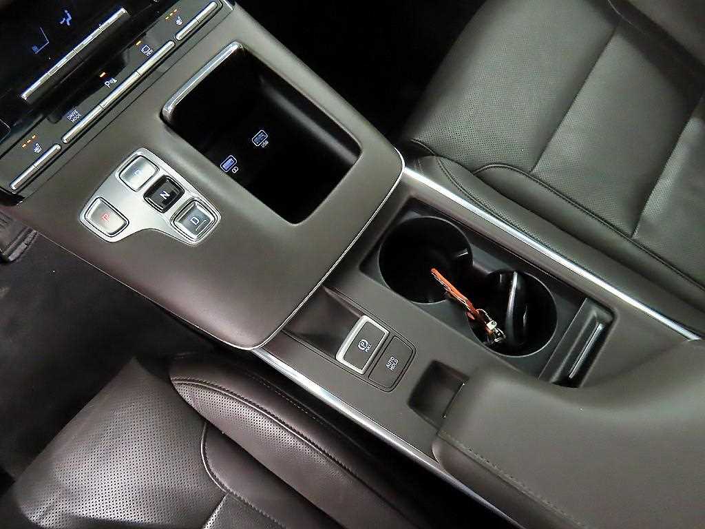 HYUNDAI Grandeur - Vista 10