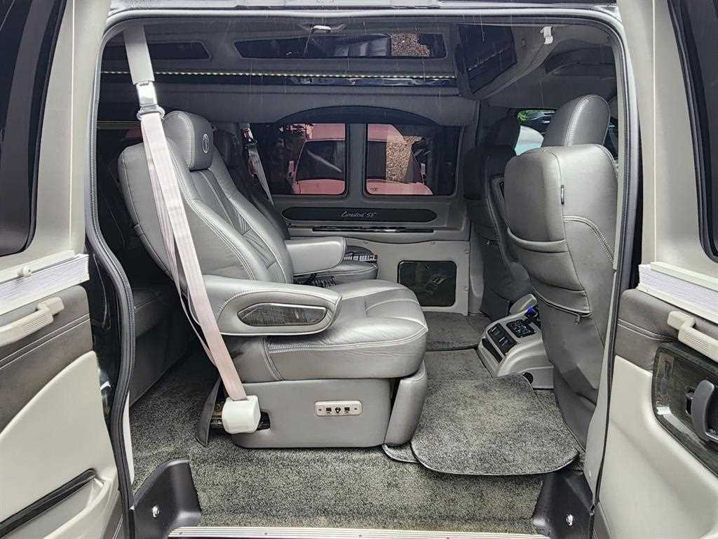 Chevrolet Express van - Vista 10