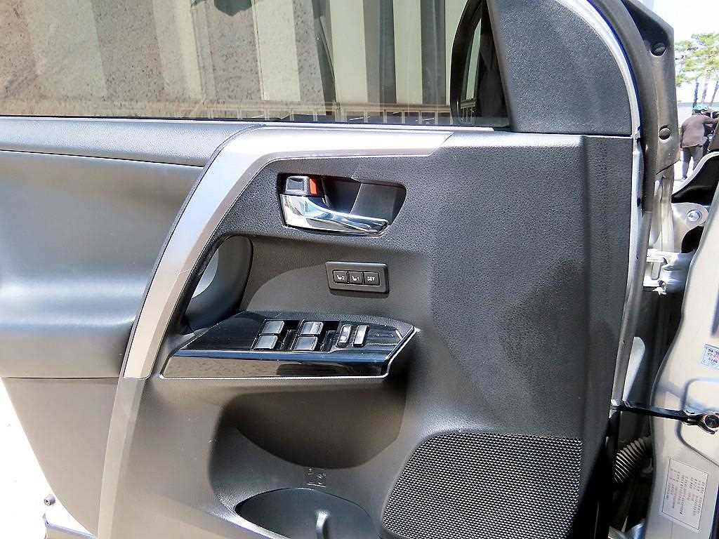 Toyota RAV4 - Vista 11