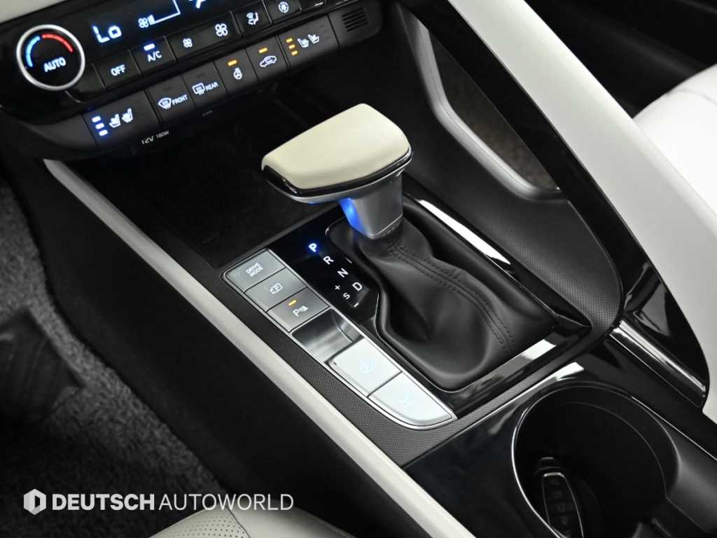 HYUNDAI Avante - Vista 9