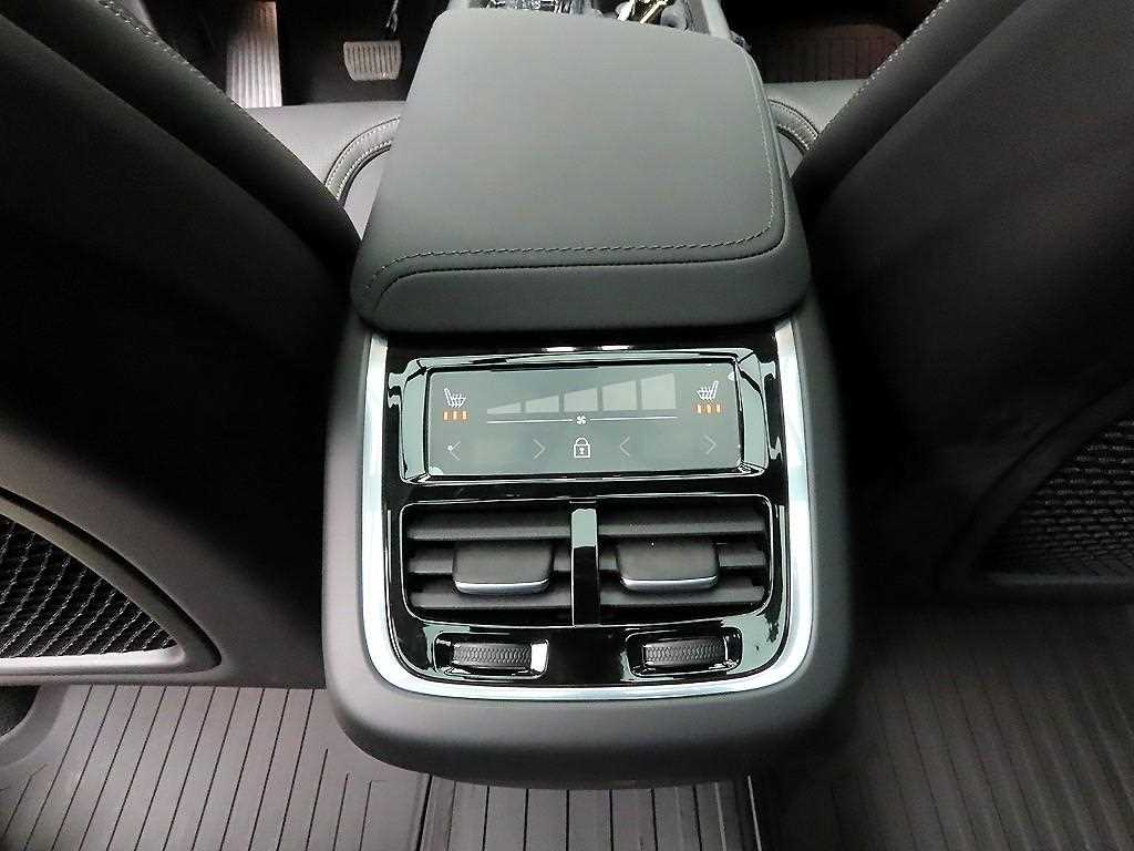 Volvo XC60 2026 Negro - Importación desde Corea - HF Imports Iquique - Foto 16