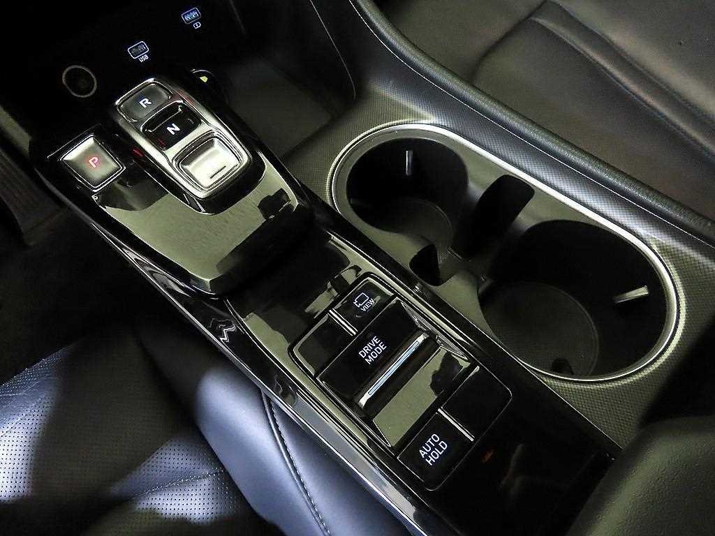 HYUNDAI Sonata - Vista 12