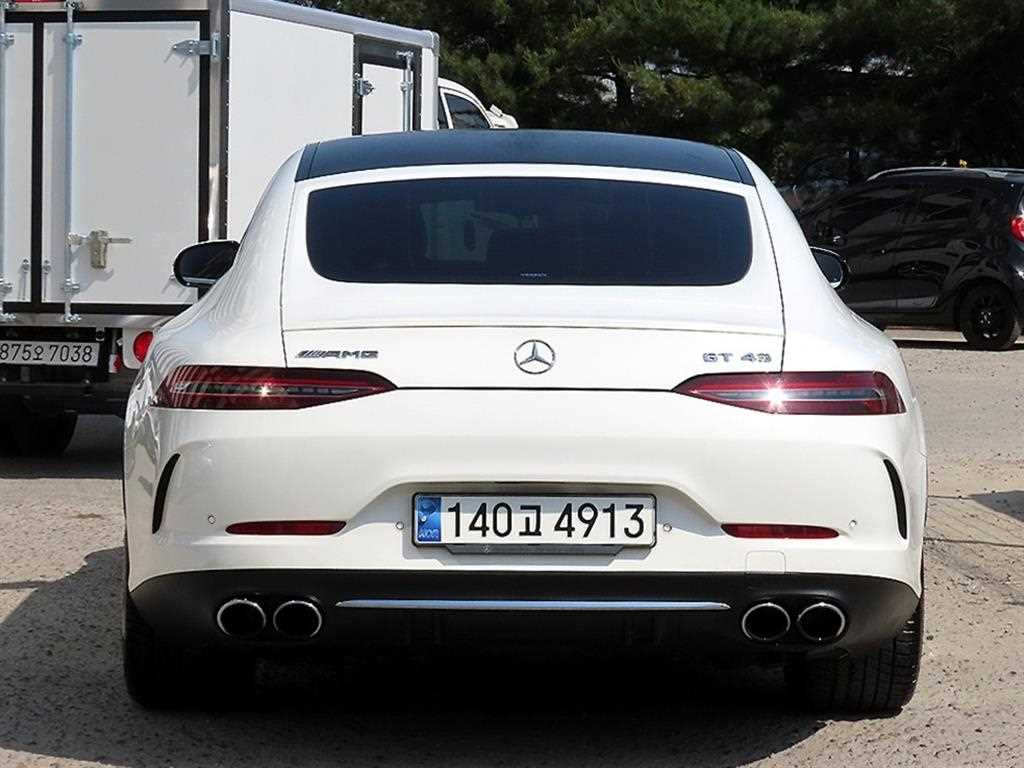 Mercedes Benz AMG GT - Vista 4