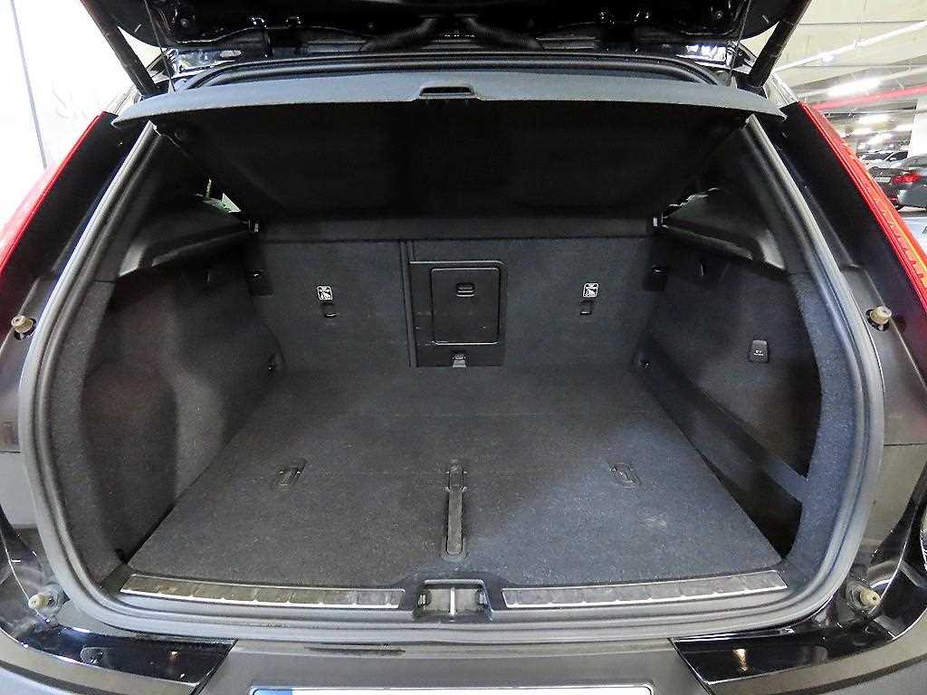 Volvo XC40 2021 Negro - Importación desde Corea - HF Imports Iquique - Foto 16