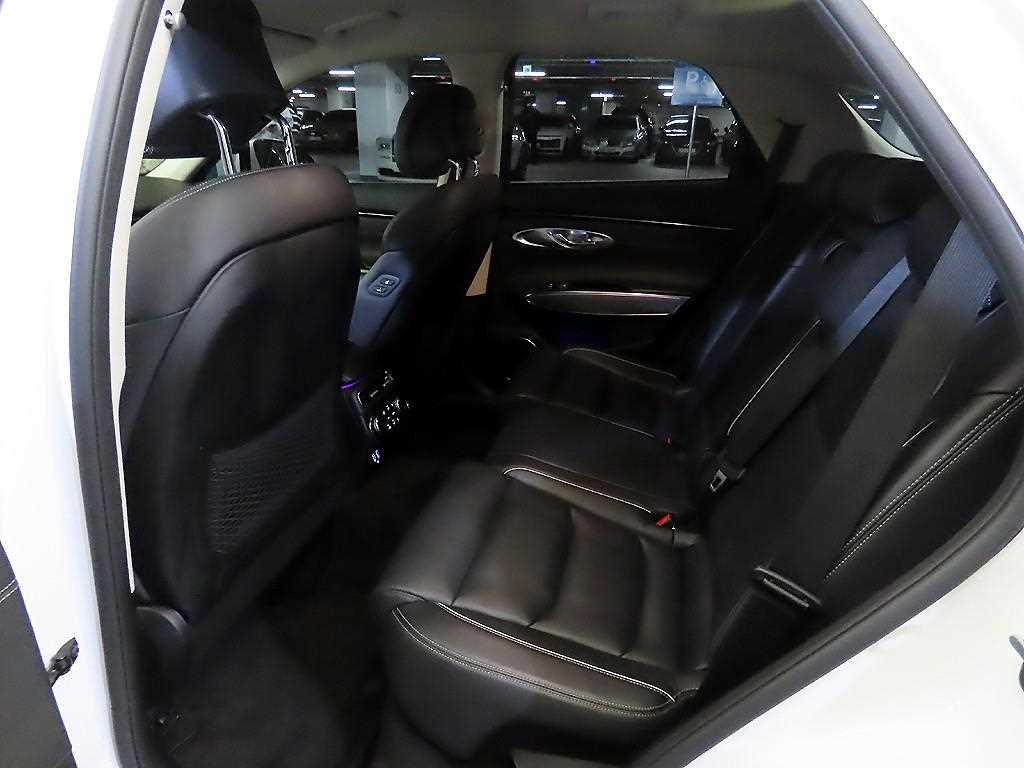 Genesis GV70 - Vista 7