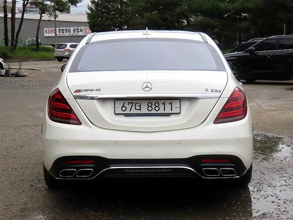 Mercedes Benz S Class - Vista 4