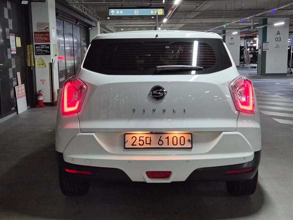 Ssangyong Tivoli - Vista 5