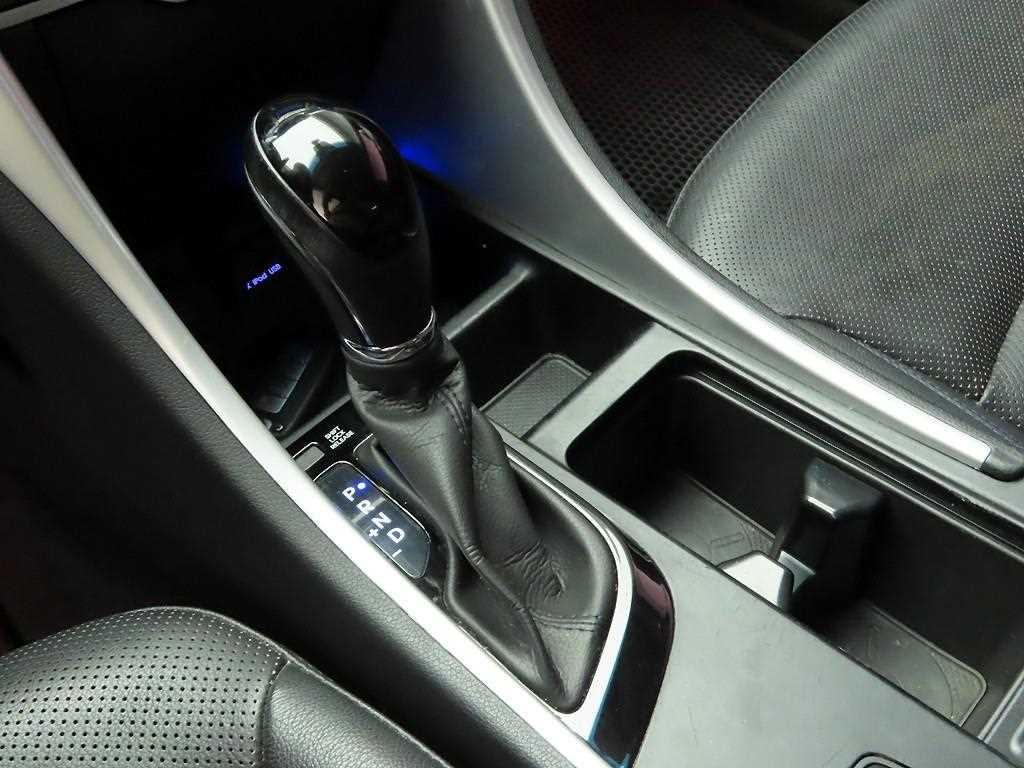 HYUNDAI Sonata - Vista 10