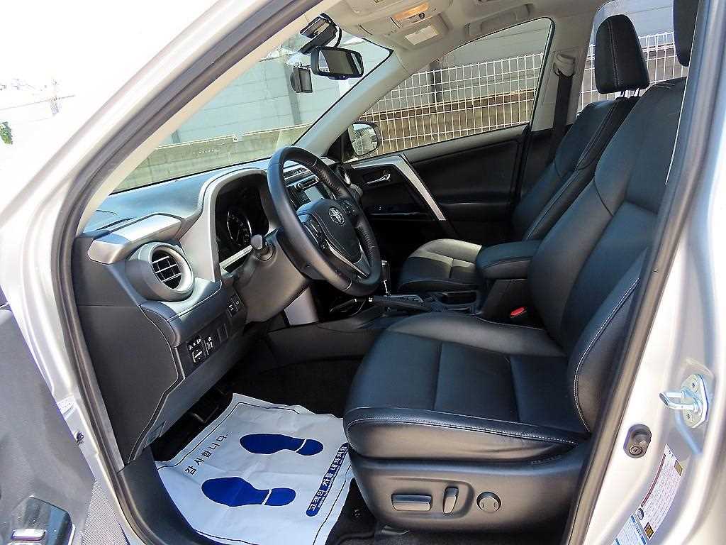 Toyota RAV4 - Vista 5