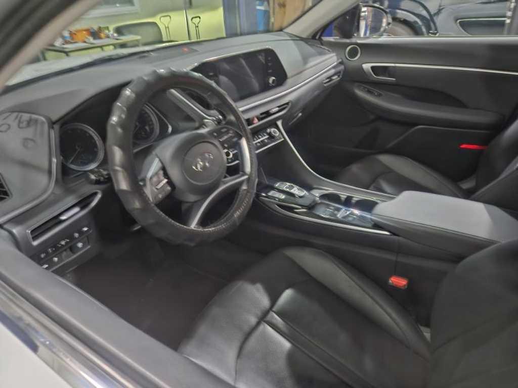 HYUNDAI Sonata - Vista 3