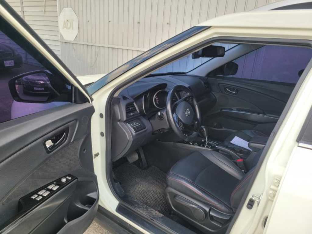 Ssangyong Tivoli - Vista 7