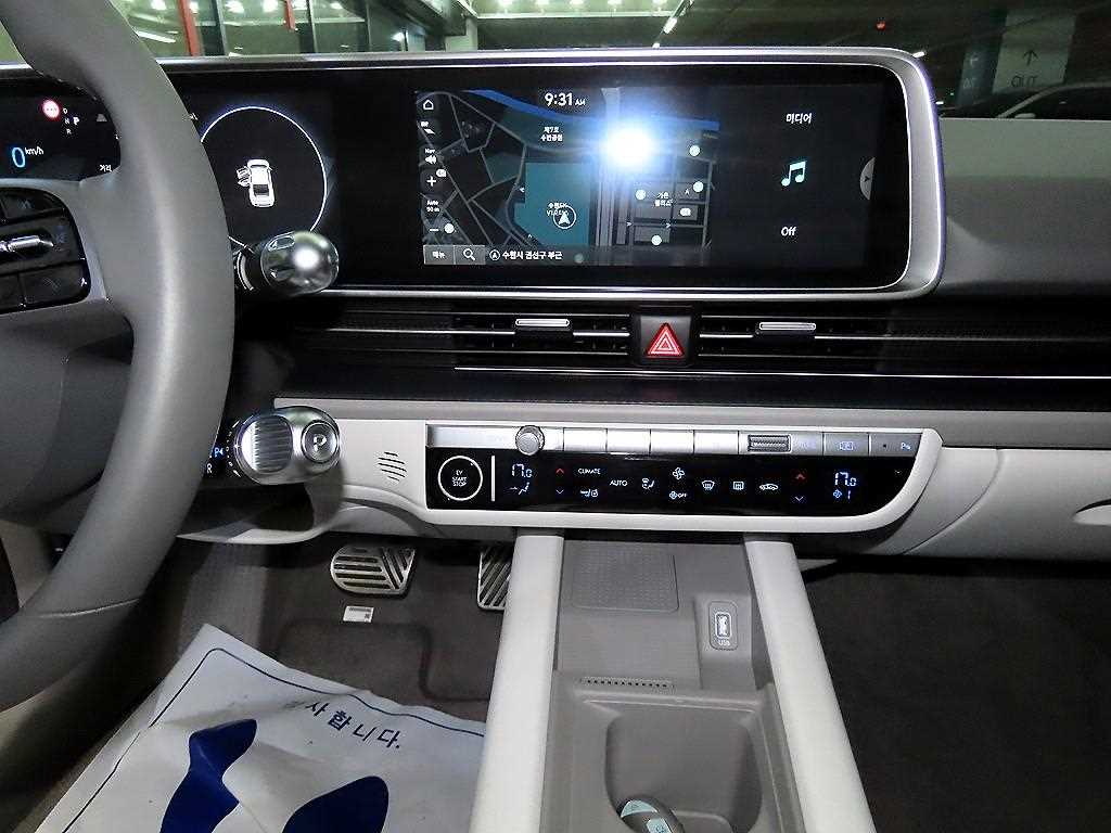 HYUNDAI Ioniq 6 - Vista 11