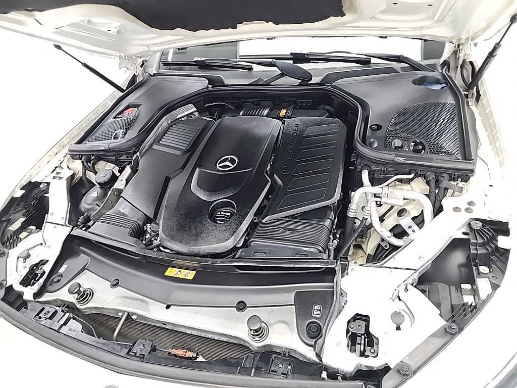 Mercedes Benz CLS Class - Vista 5