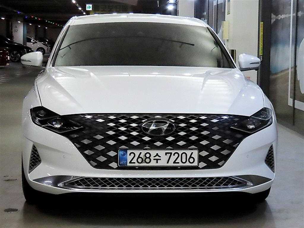 HYUNDAI Grandeur - Vista 2