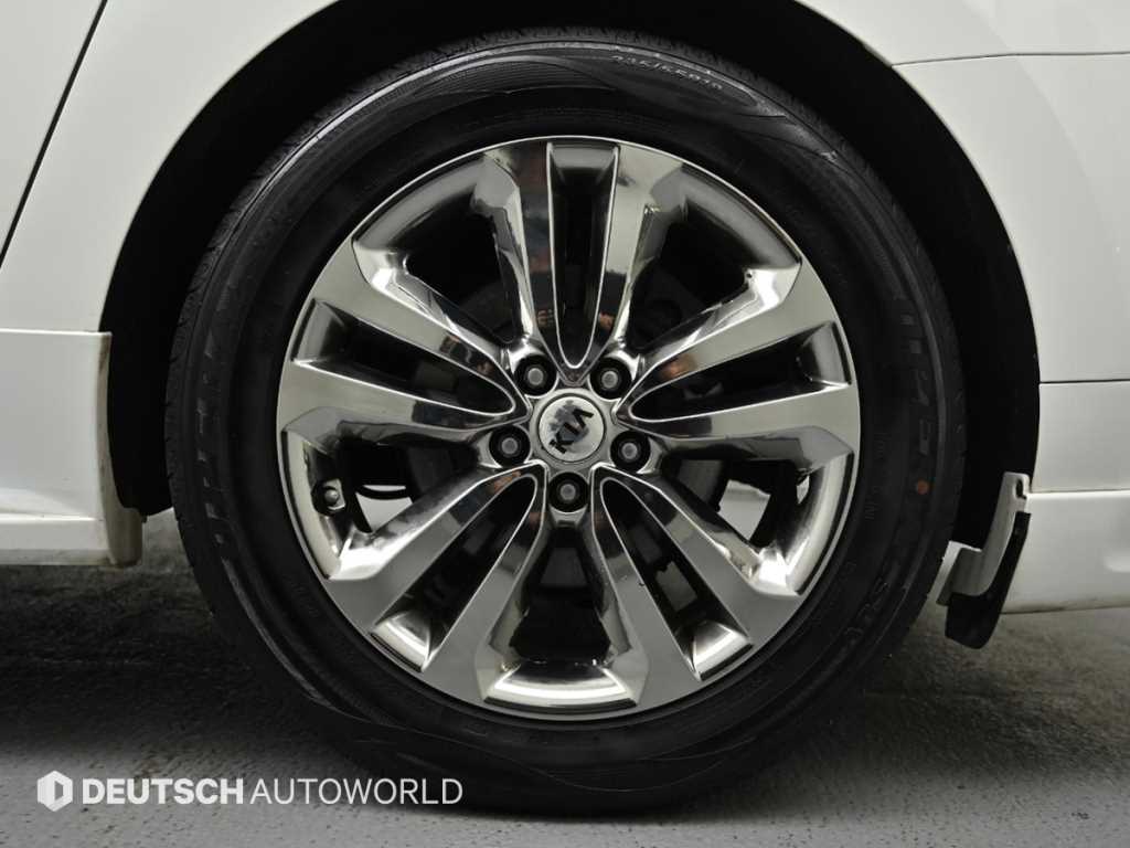 KIA Carnival - Vista 5
