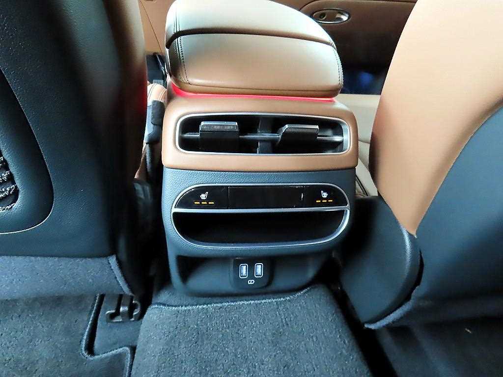 Genesis GV70 - Vista 12