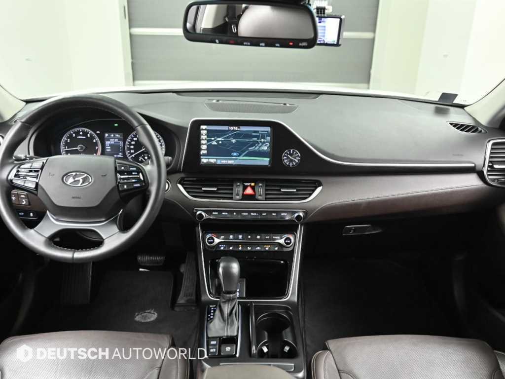 HYUNDAI Grandeur - Vista 7